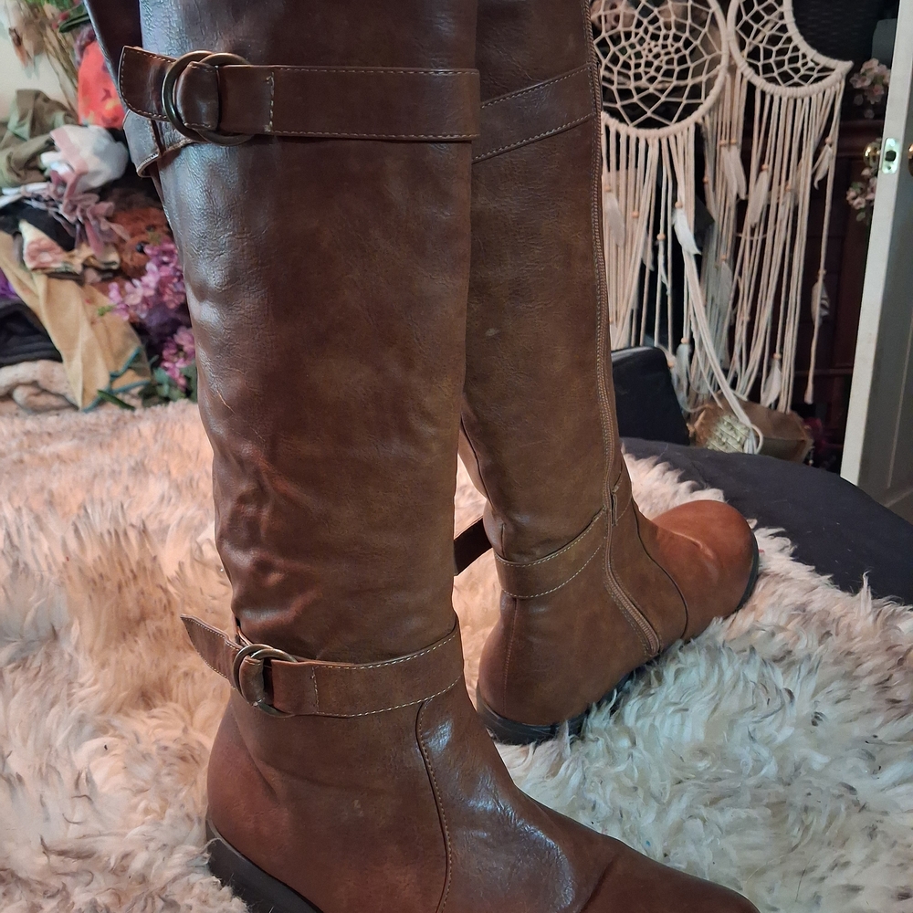 Brown Knee-High Leather Boots